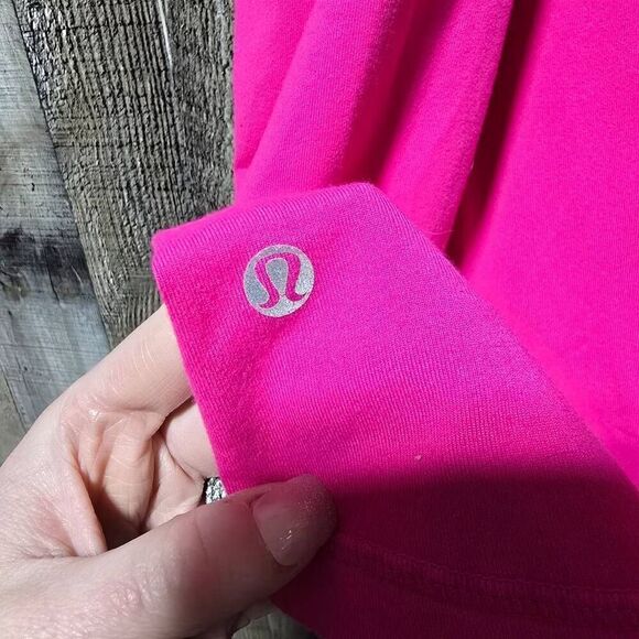 Lululemon 6 Tadasana Top In Raspberry Pink and Gray - Picture 4 of 5